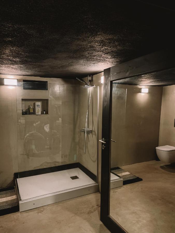 Belowzero Gallery Apartment